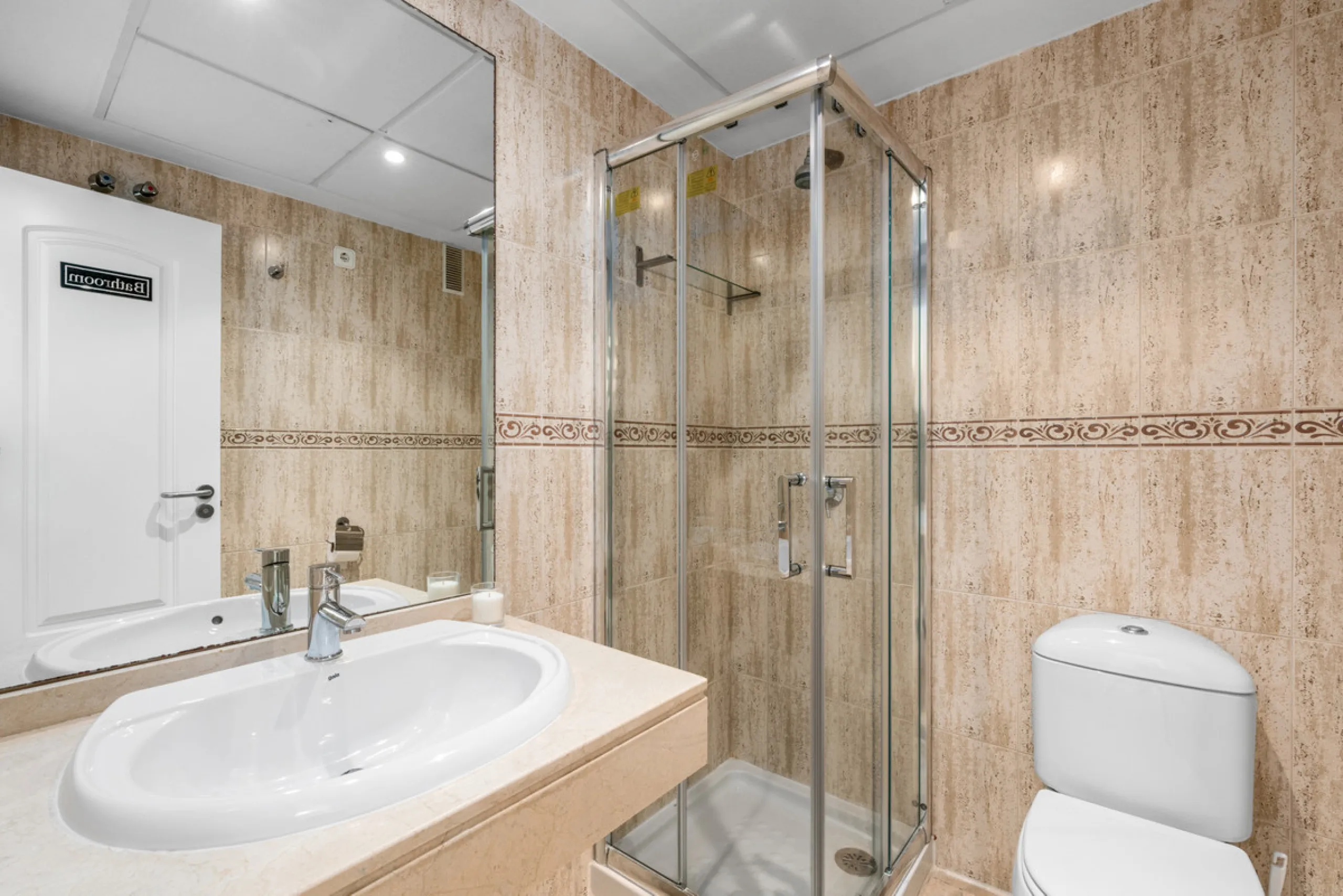 Apartment - Penthouse Duplex в продаже в Manilva, Málaga. В доме 3 спален и 3 ванных комнат. Площадь дома 184 м²