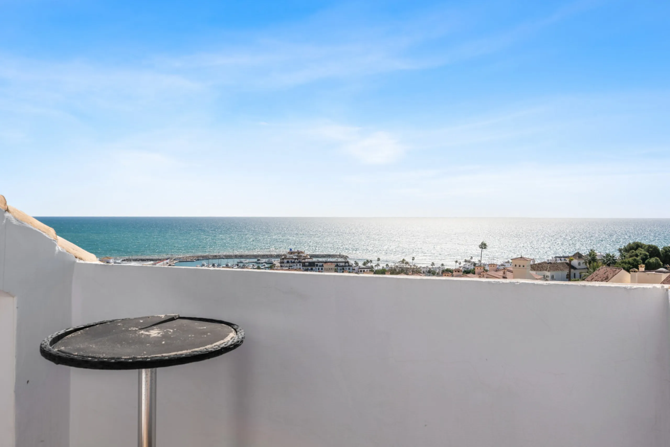 Apartment - Penthouse Duplex в продаже в Manilva, Málaga. В доме 3 спален и 3 ванных комнат. Площадь дома 184 м²
