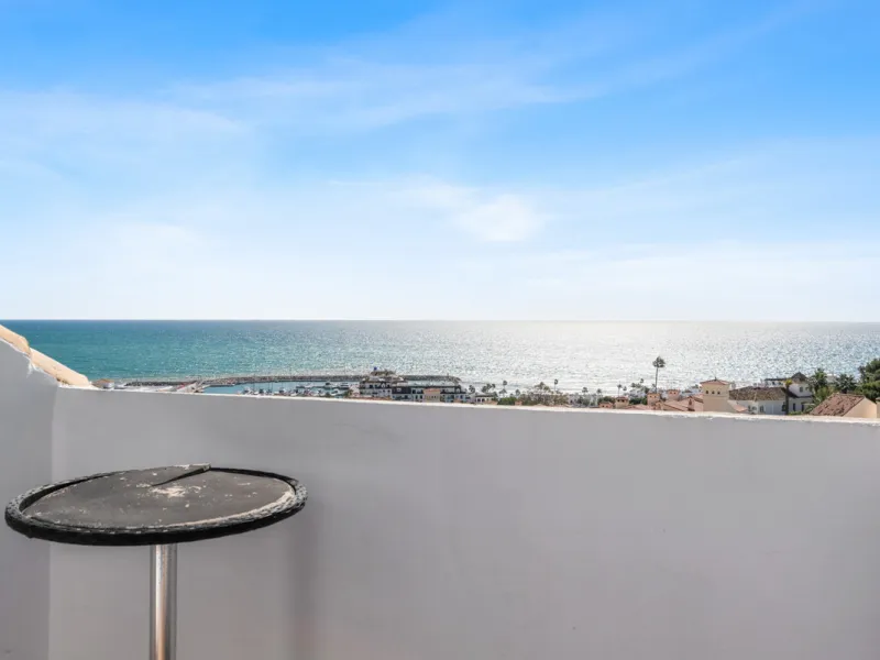Apartment - Penthouse Duplex в продаже в Manilva, Málaga. В доме 3 спален и 3 ванных комнат. Площадь дома 184 м²