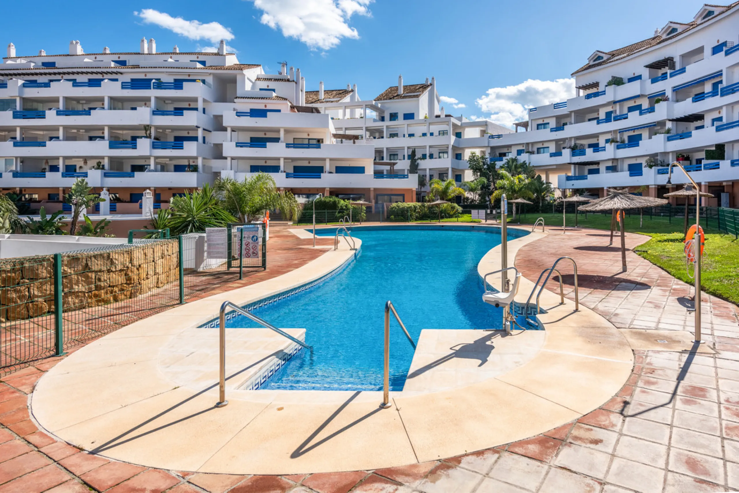 Apartment - Penthouse Duplex в продаже в Manilva, Málaga. В доме 3 спален и 3 ванных комнат. Площадь дома 184 м²