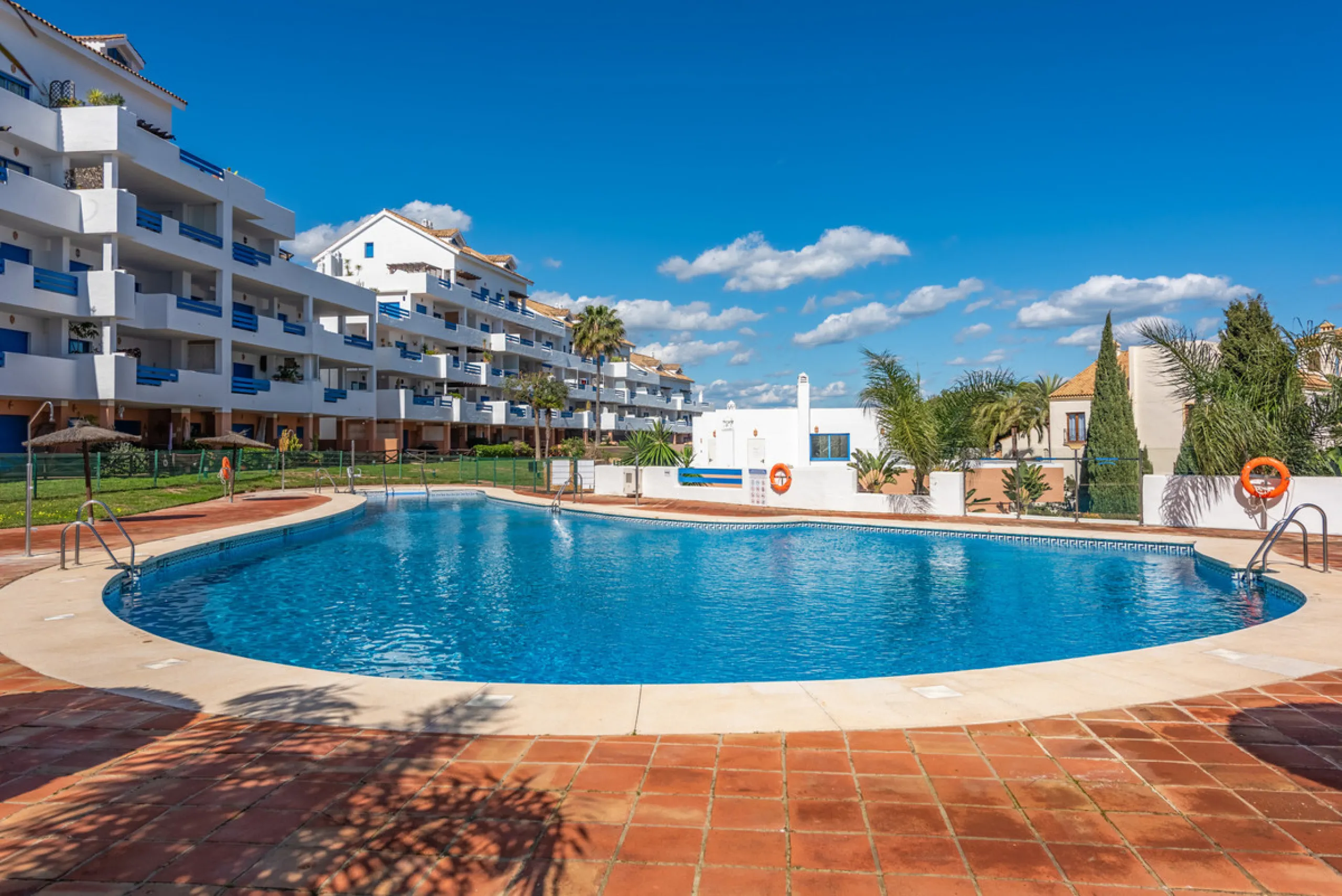 Apartment - Penthouse Duplex в продаже в Manilva, Málaga. В доме 3 спален и 3 ванных комнат. Площадь дома 184 м²