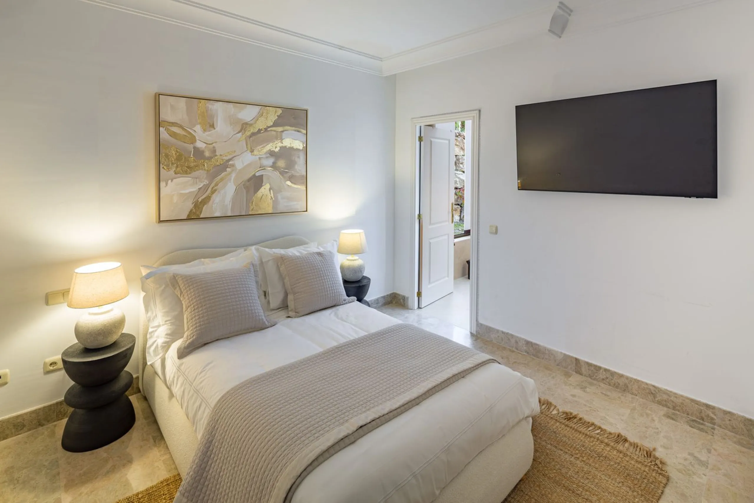 Spektakuläre Wohnung mit vier Schlafzimmern und vier Badezimmern in Nueva Andalucía