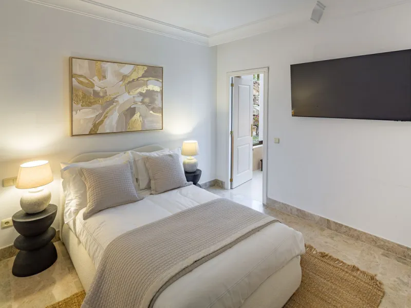 Spektakuläre Wohnung mit vier Schlafzimmern und vier Badezimmern in Nueva Andalucía