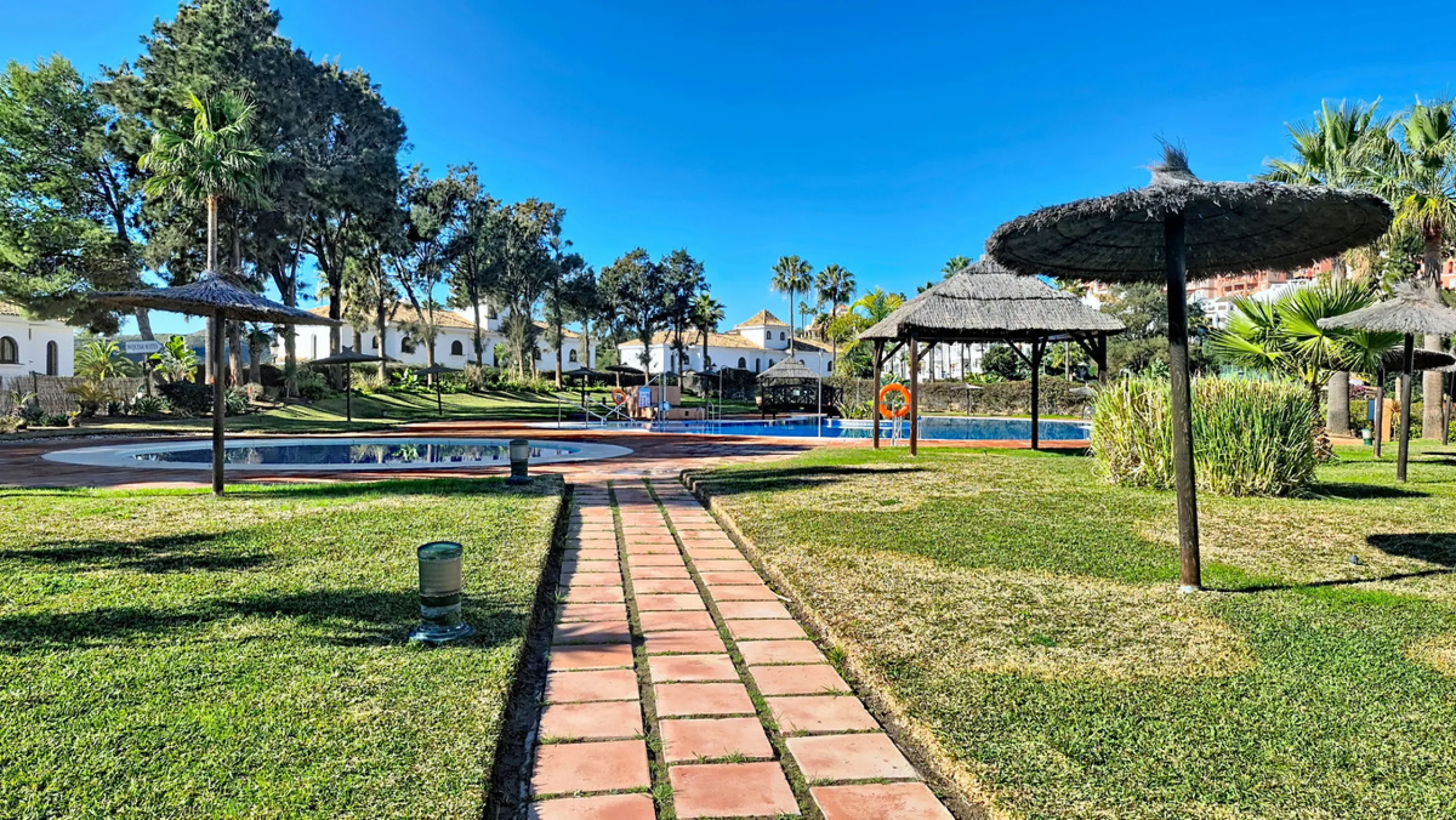 Apartment - Penthouse Duplex в продаже в Manilva, Málaga. В доме 3 спален и 3 ванных комнат. Площадь дома 184 м²