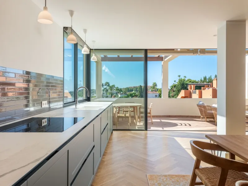 Apartment - Middle Floor Apartment в продаже в Marbella, Málaga. В доме 2 спален и 2 ванных комнат. Площадь дома 169 м²