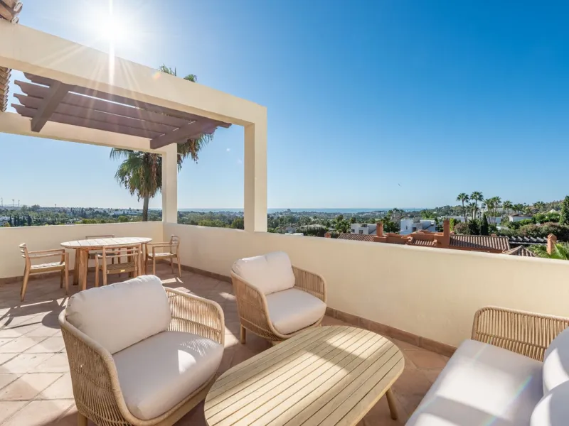 Apartment - Middle Floor Apartment в продаже в Marbella, Málaga. В доме 2 спален и 2 ванных комнат. Площадь дома 169 м²