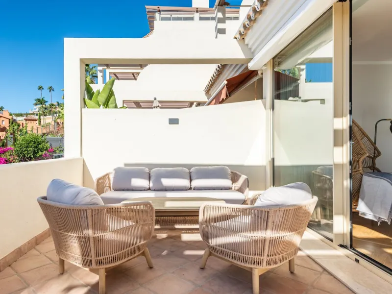 Apartment - Middle Floor Apartment в продаже в Marbella, Málaga. В доме 2 спален и 2 ванных комнат. Площадь дома 169 м²
