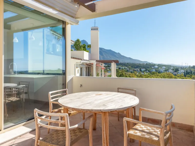 Apartment - Middle Floor Apartment в продаже в Marbella, Málaga. В доме 2 спален и 2 ванных комнат. Площадь дома 169 м²