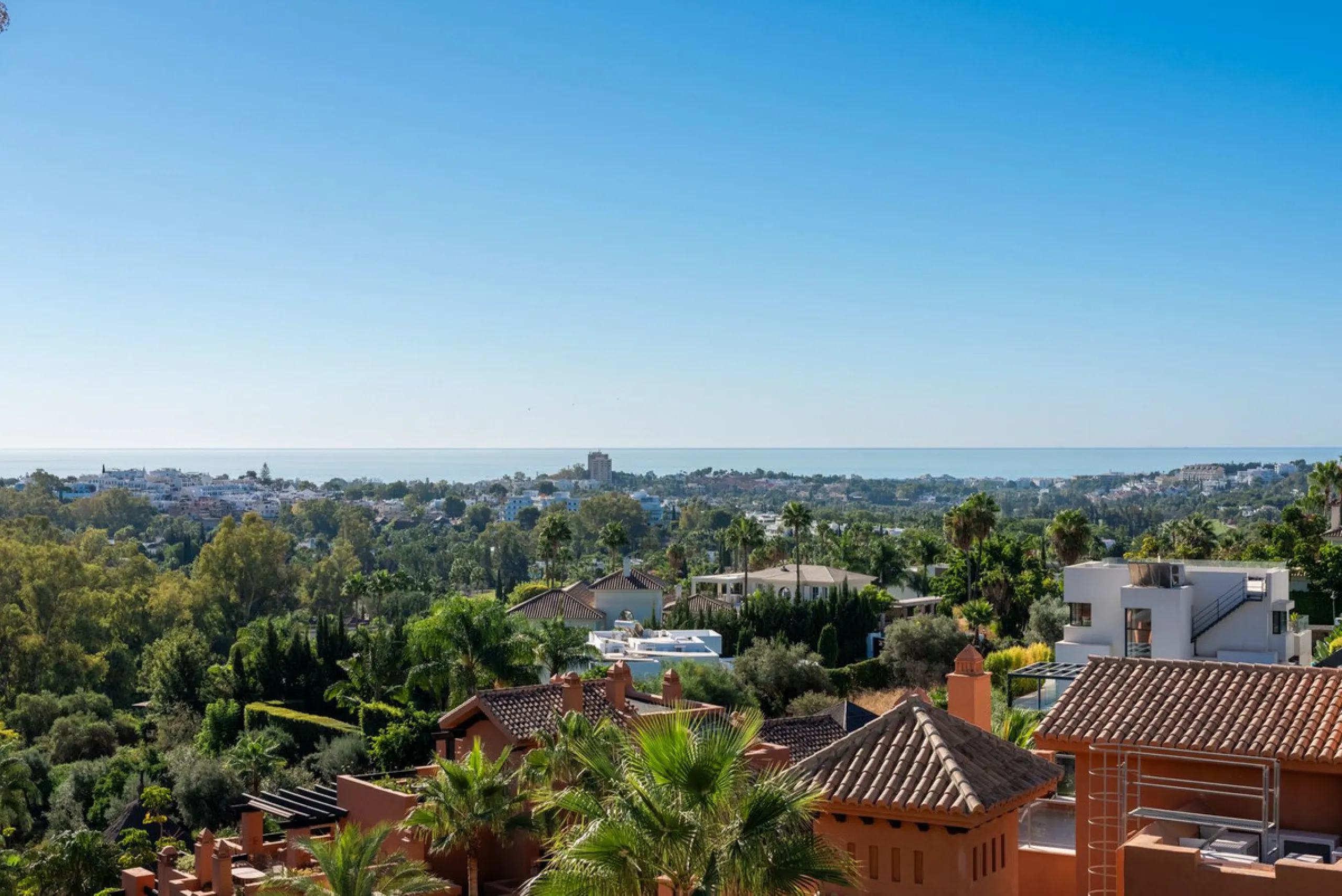 Apartment - Middle Floor Apartment в продаже в Marbella, Málaga. В доме 2 спален и 2 ванных комнат. Площадь дома 169 м²