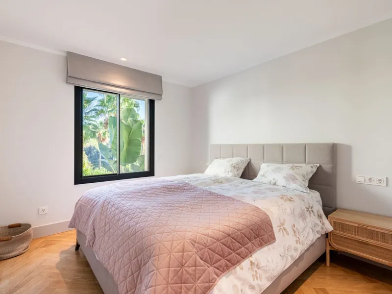 Apartment - Middle Floor Apartment в продаже в Marbella, Málaga. В доме 2 спален и 2 ванных комнат. Площадь дома 169 м²