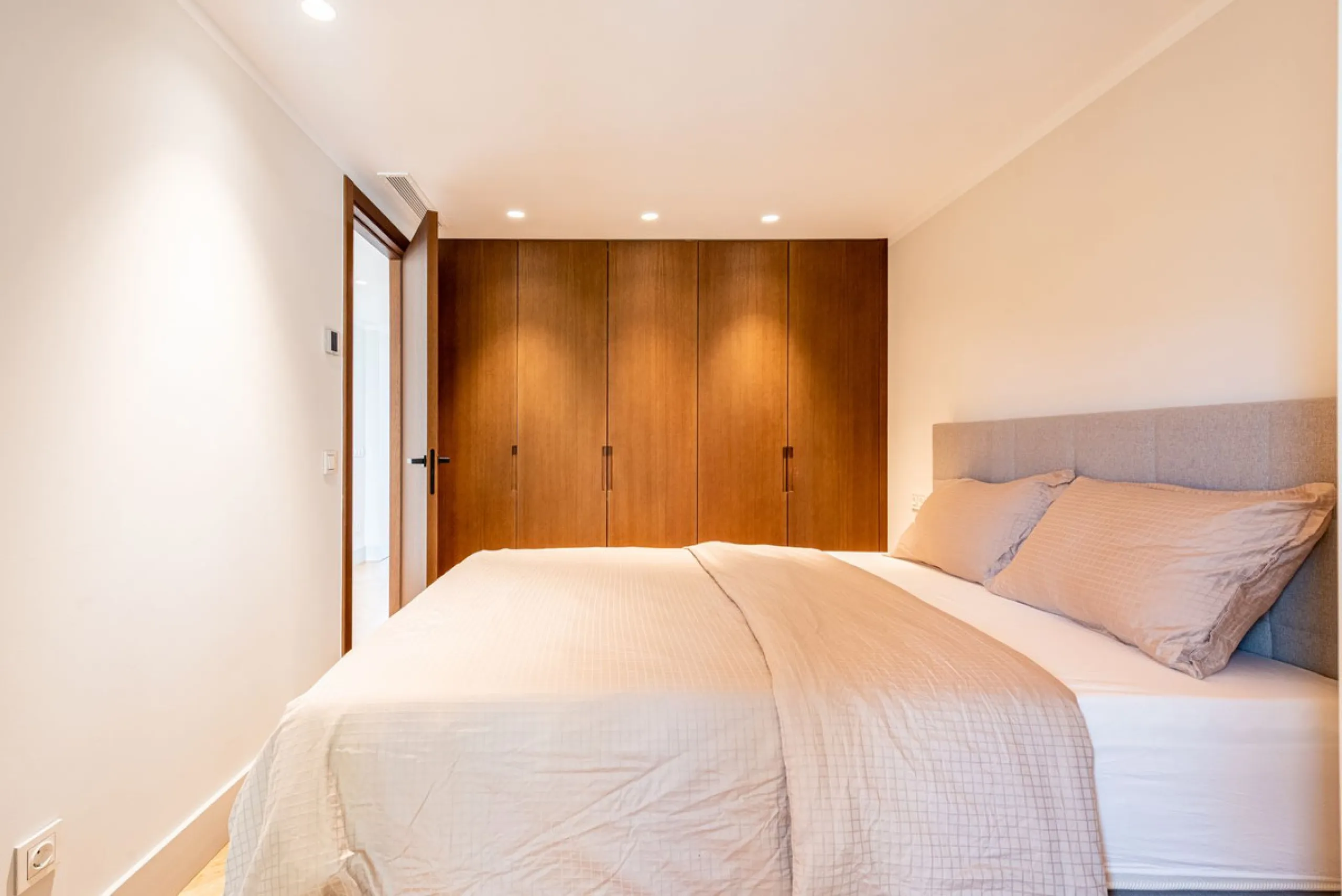 Apartment - Middle Floor Apartment в продаже в Marbella, Málaga. В доме 2 спален и 2 ванных комнат. Площадь дома 169 м²