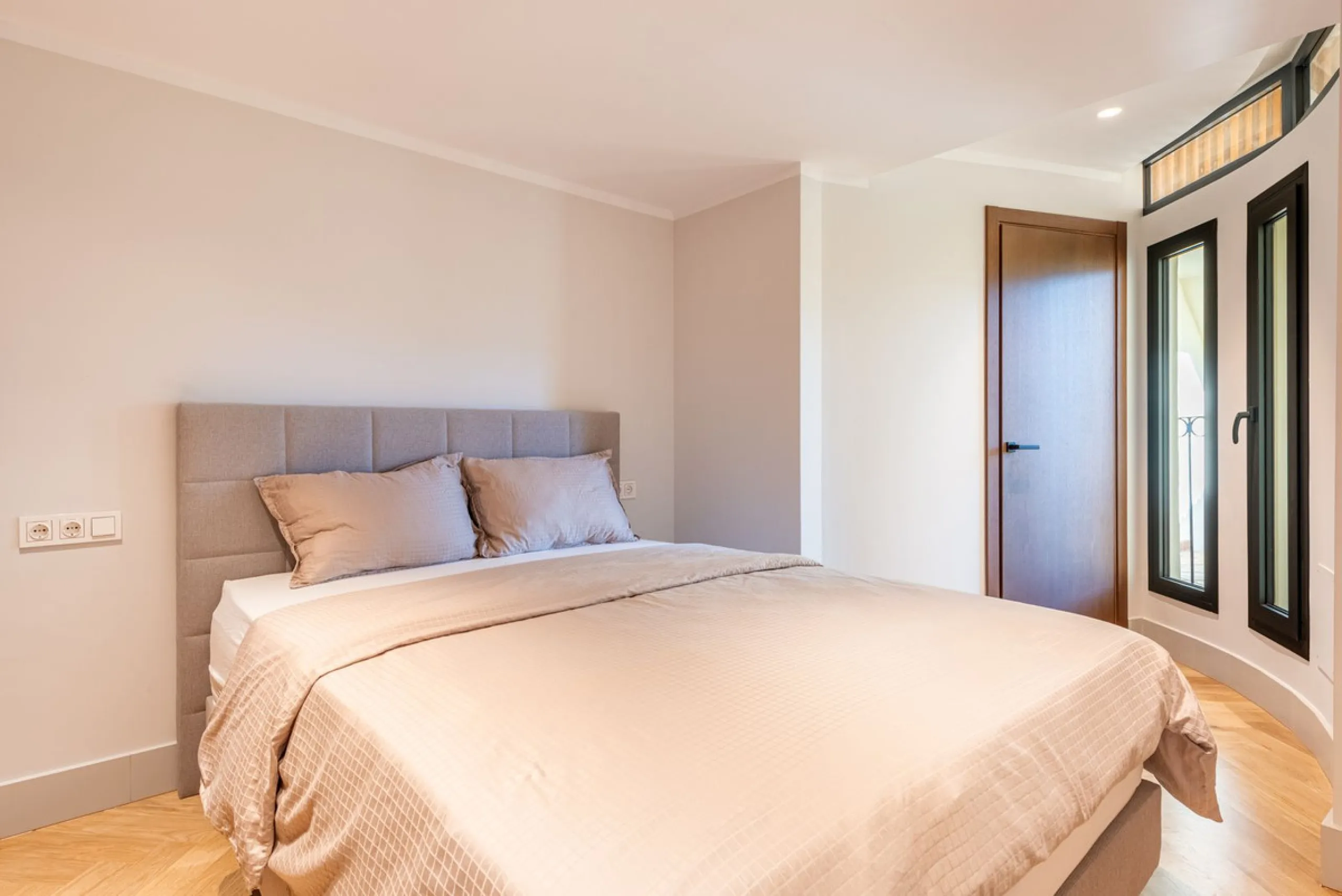 Apartment - Middle Floor Apartment в продаже в Marbella, Málaga. В доме 2 спален и 2 ванных комнат. Площадь дома 169 м²