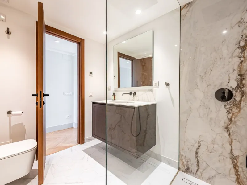 Apartment - Middle Floor Apartment в продаже в Marbella, Málaga. В доме 2 спален и 2 ванных комнат. Площадь дома 169 м²