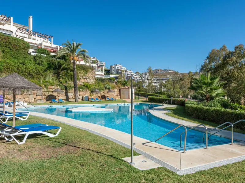 Apartment - Middle Floor Apartment в продаже в Marbella, Málaga. В доме 2 спален и 2 ванных комнат. Площадь дома 169 м²