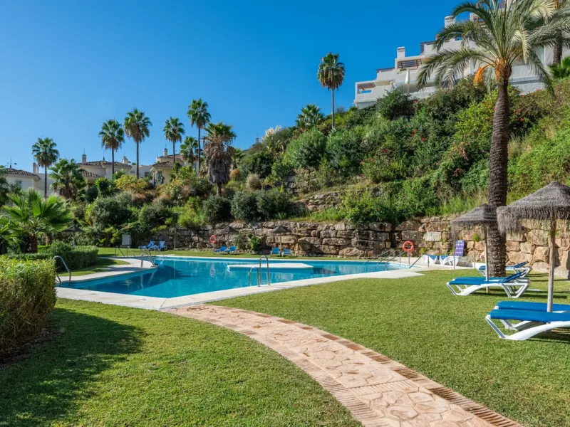 Apartment - Middle Floor Apartment в продаже в Marbella, Málaga. В доме 2 спален и 2 ванных комнат. Площадь дома 169 м²