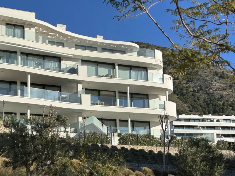 Modern and Bright Apartment in Higuerón West, Fuengirola