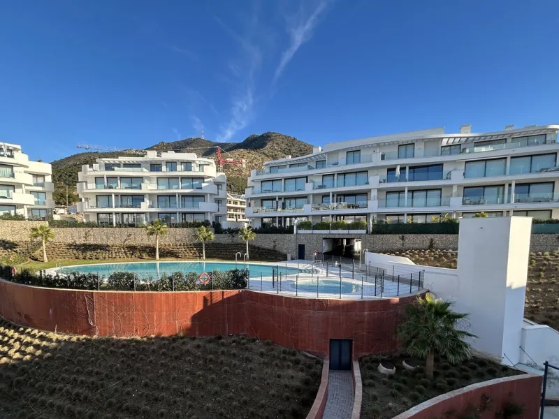 Modern and Bright Apartment in Higuerón West, Fuengirola