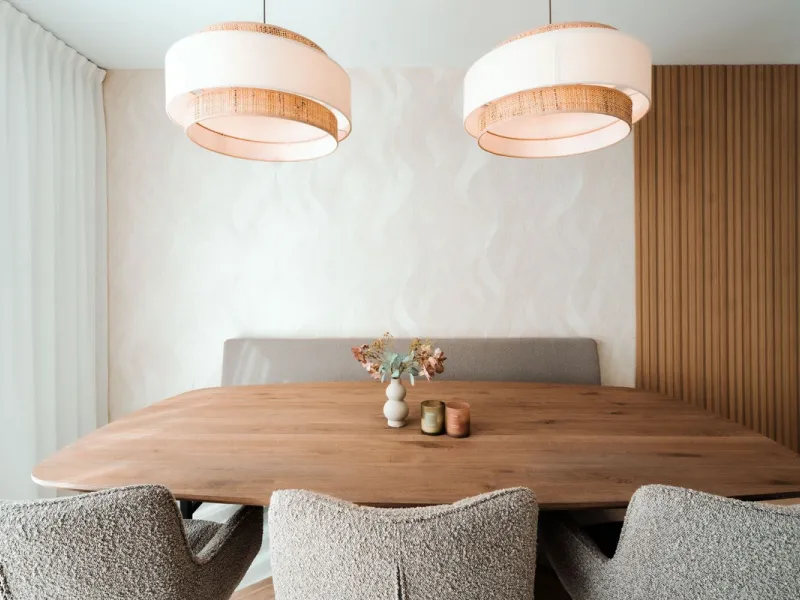 Discover this stunning brand-new complete modern furnished Top floor apartment in Las Lomas 5, one of the most exclusive communities within the prestigious Higuerón Resort.