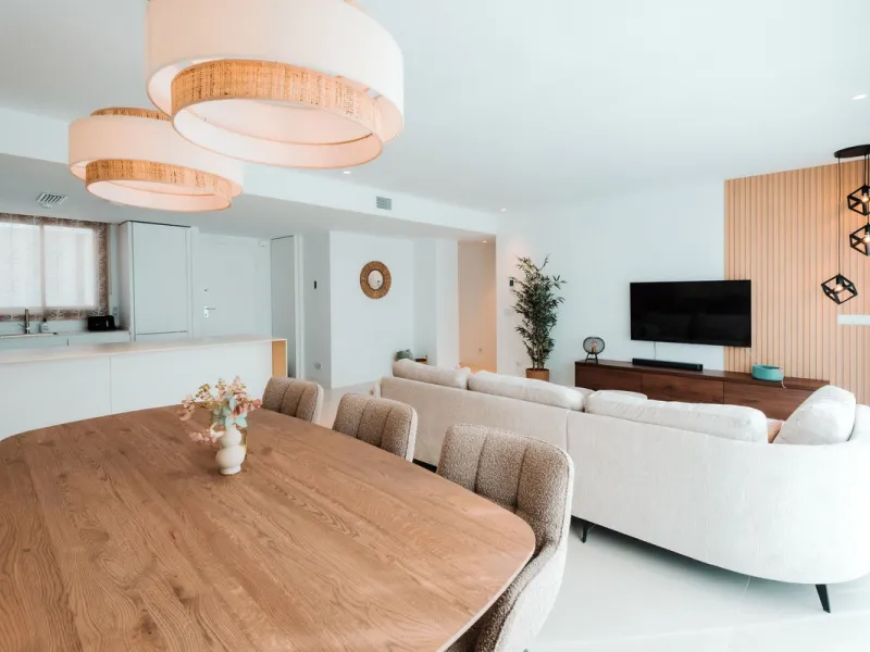 Discover this stunning brand-new complete modern furnished Top floor apartment in Las Lomas 5, one of the most exclusive communities within the prestigious Higuerón Resort.