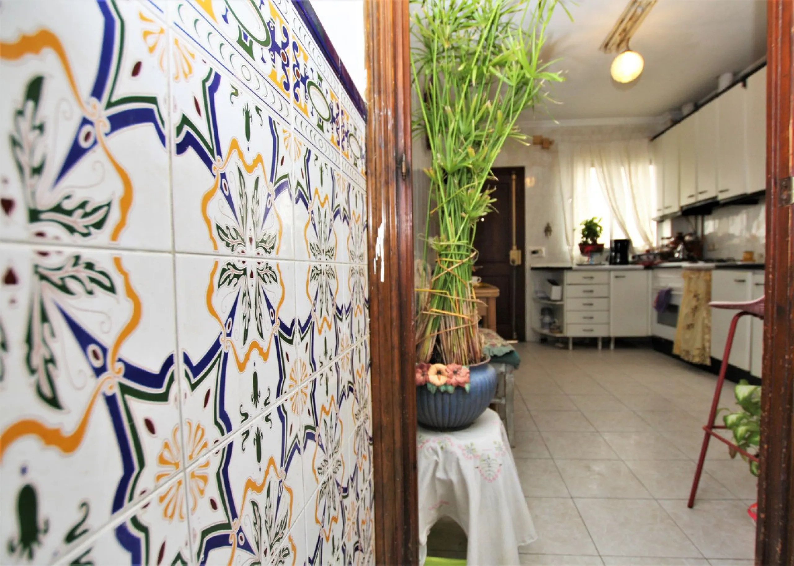 OLD TOWN HOUSE WITH POTENTIAL FOR VARIOUS USES