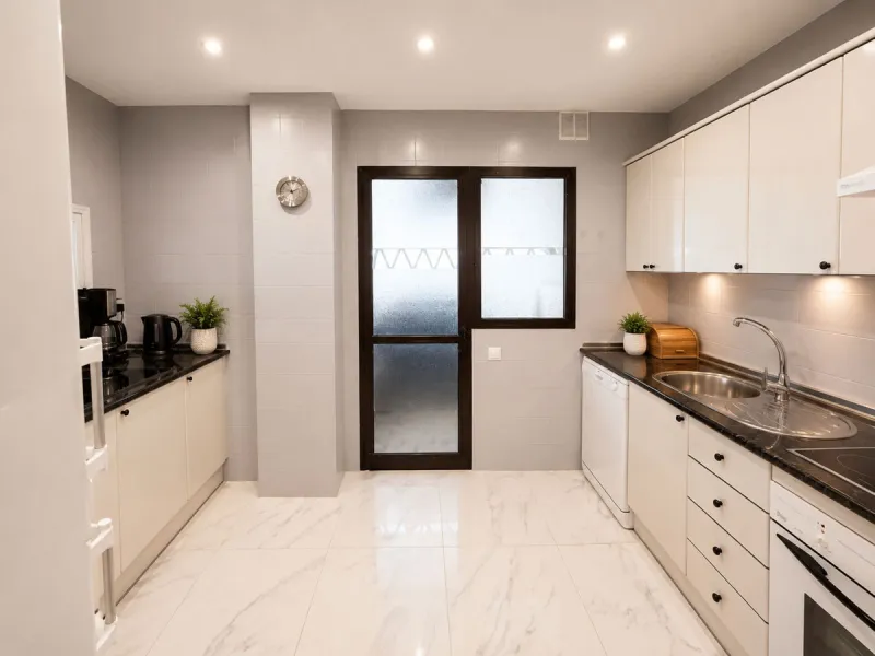 Apartment - Middle Floor Apartment в продаже в Marbella, Málaga. В доме 2 спален и 2 ванных комнат. Площадь дома 114 м²