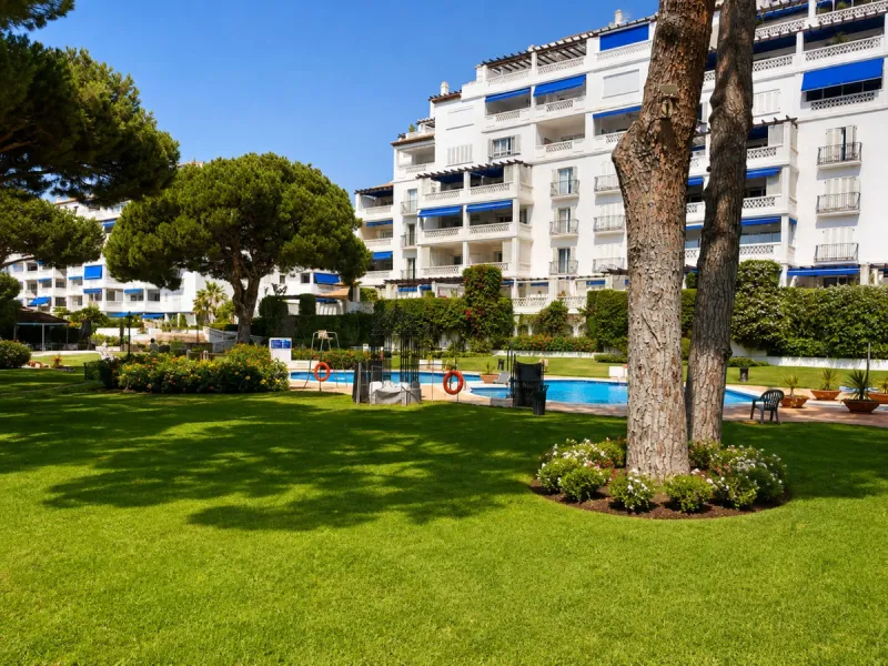 Apartment - Middle Floor Apartment в продаже в Marbella, Málaga. В доме 2 спален и 2 ванных комнат. Площадь дома 114 м²
