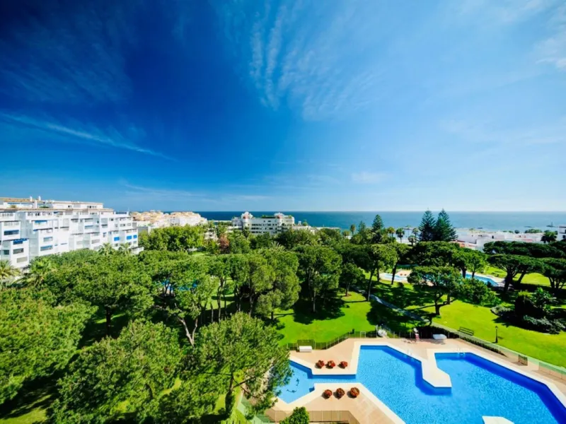 Apartment - Middle Floor Apartment в продаже в Marbella, Málaga. В доме 2 спален и 2 ванных комнат. Площадь дома 114 м²