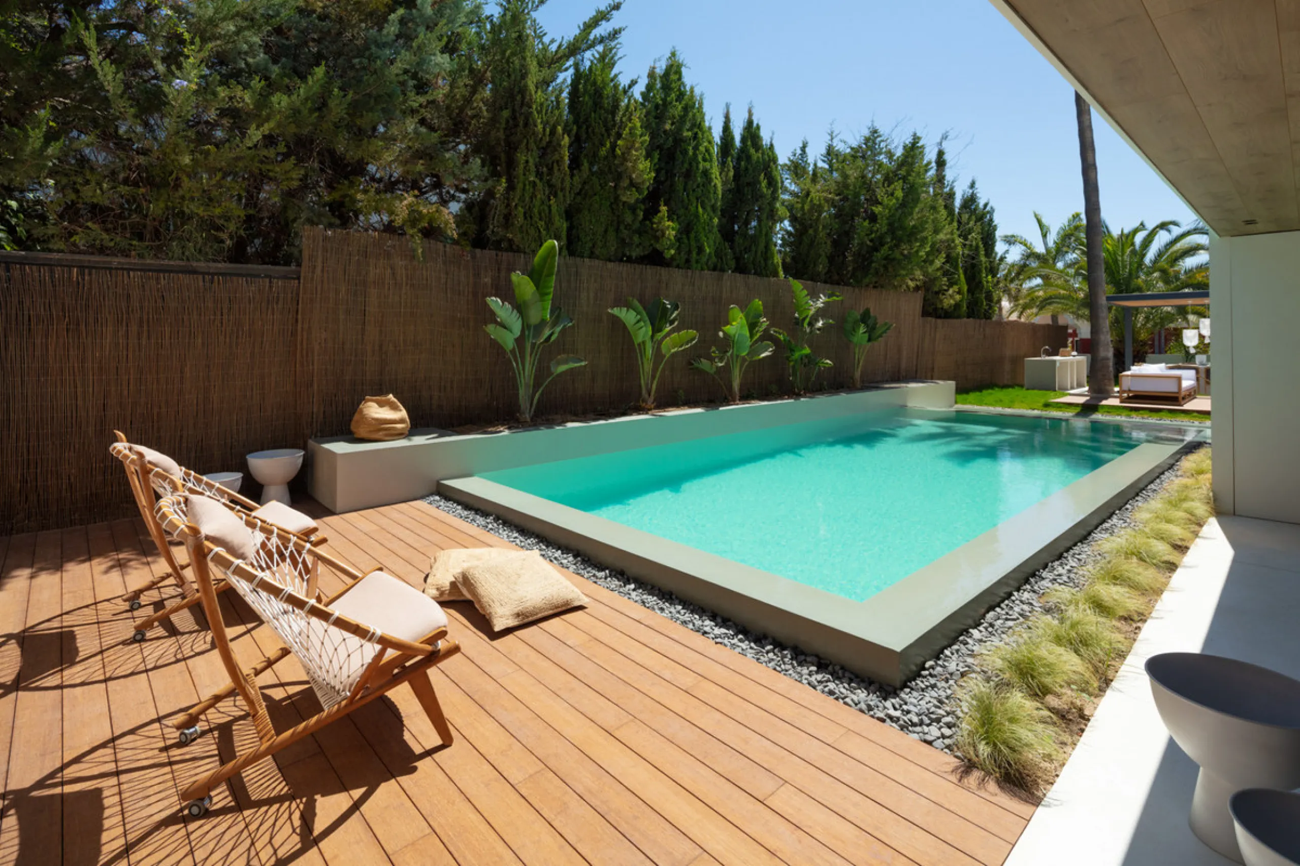 House - Detached Villa в продаже в Marbella, Málaga. В доме 4 спален и 5 ванных комнат. Площадь дома 435 м². Площадь участка 1038 м²