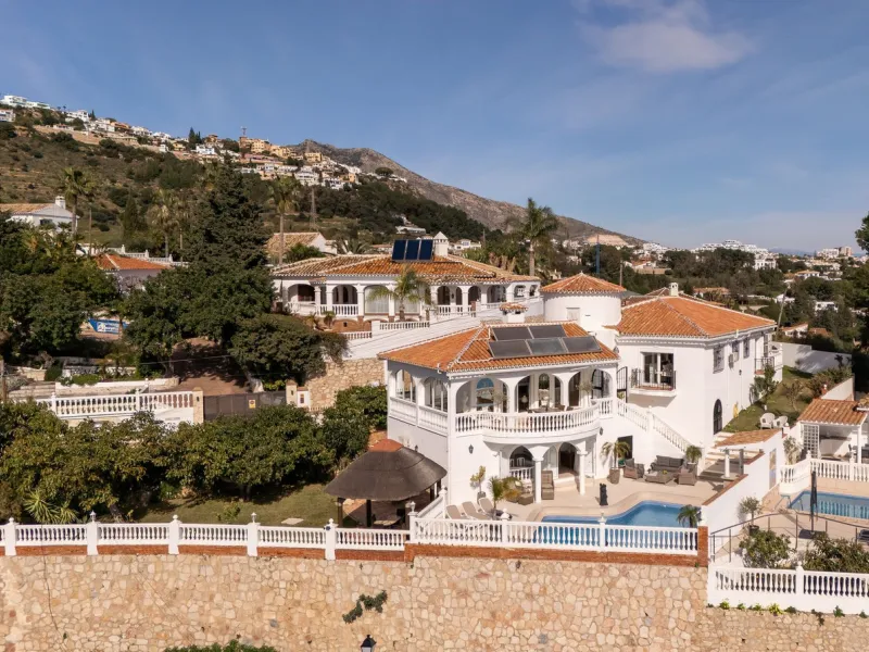 **Stunning Villa with Panoramic Sea Views in La Capellania, Benalmádena**