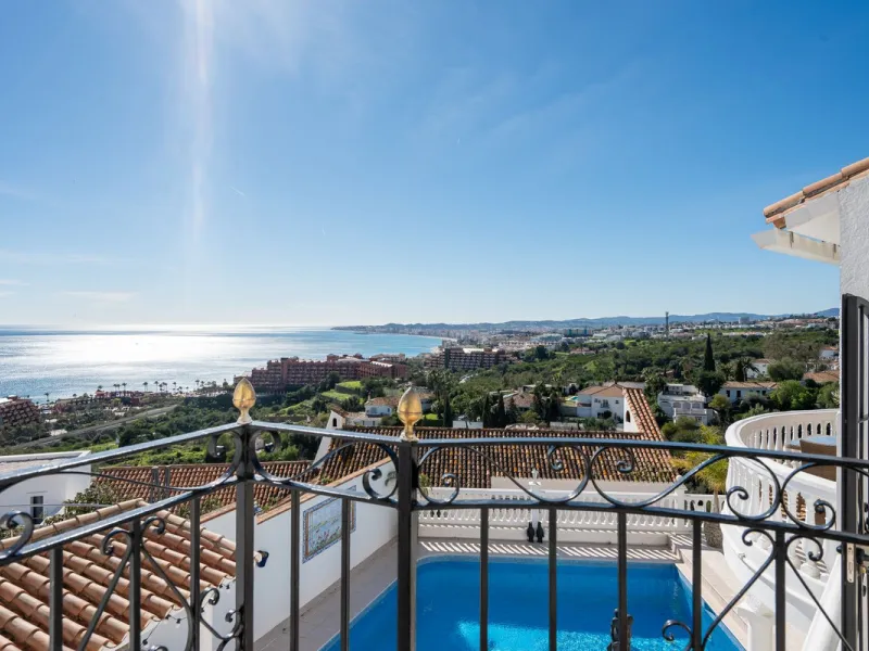 **Stunning Villa with Panoramic Sea Views in La Capellania, Benalmádena**