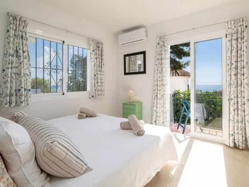**Stunning Villa with Panoramic Sea Views in La Capellania, Benalmádena**
