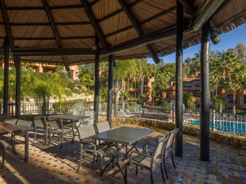 Spektakuläre Wohnung mit vier Schlafzimmern und vier Badezimmern in Nueva Andalucía