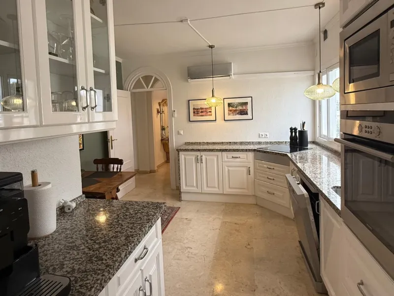 **Stunning Villa with Panoramic Sea Views in La Capellania, Benalmádena**