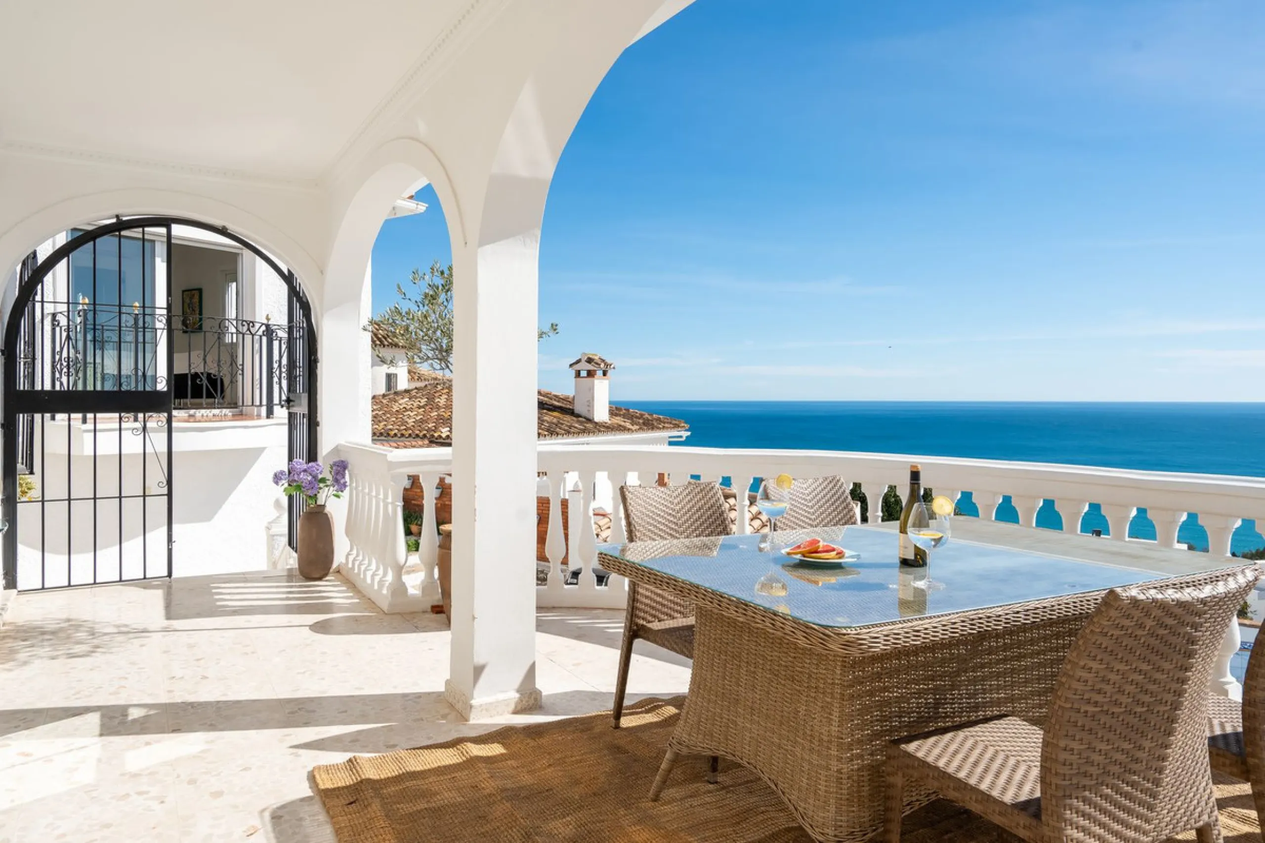 **Stunning Villa with Panoramic Sea Views in La Capellania, Benalmádena**