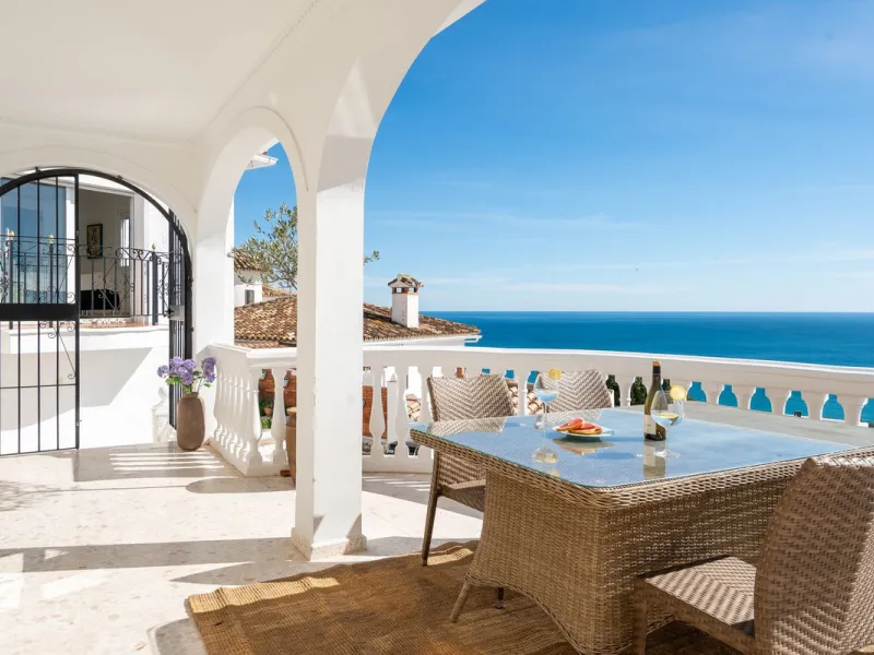 **Stunning Villa with Panoramic Sea Views in La Capellania, Benalmádena**