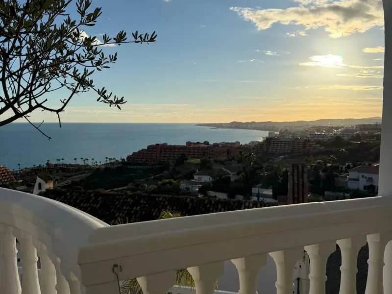 **Stunning Villa with Panoramic Sea Views in La Capellania, Benalmádena**