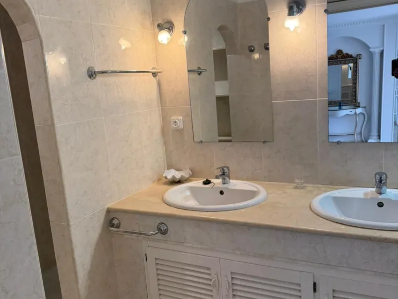 **Stunning Villa with Panoramic Sea Views in La Capellania, Benalmádena**