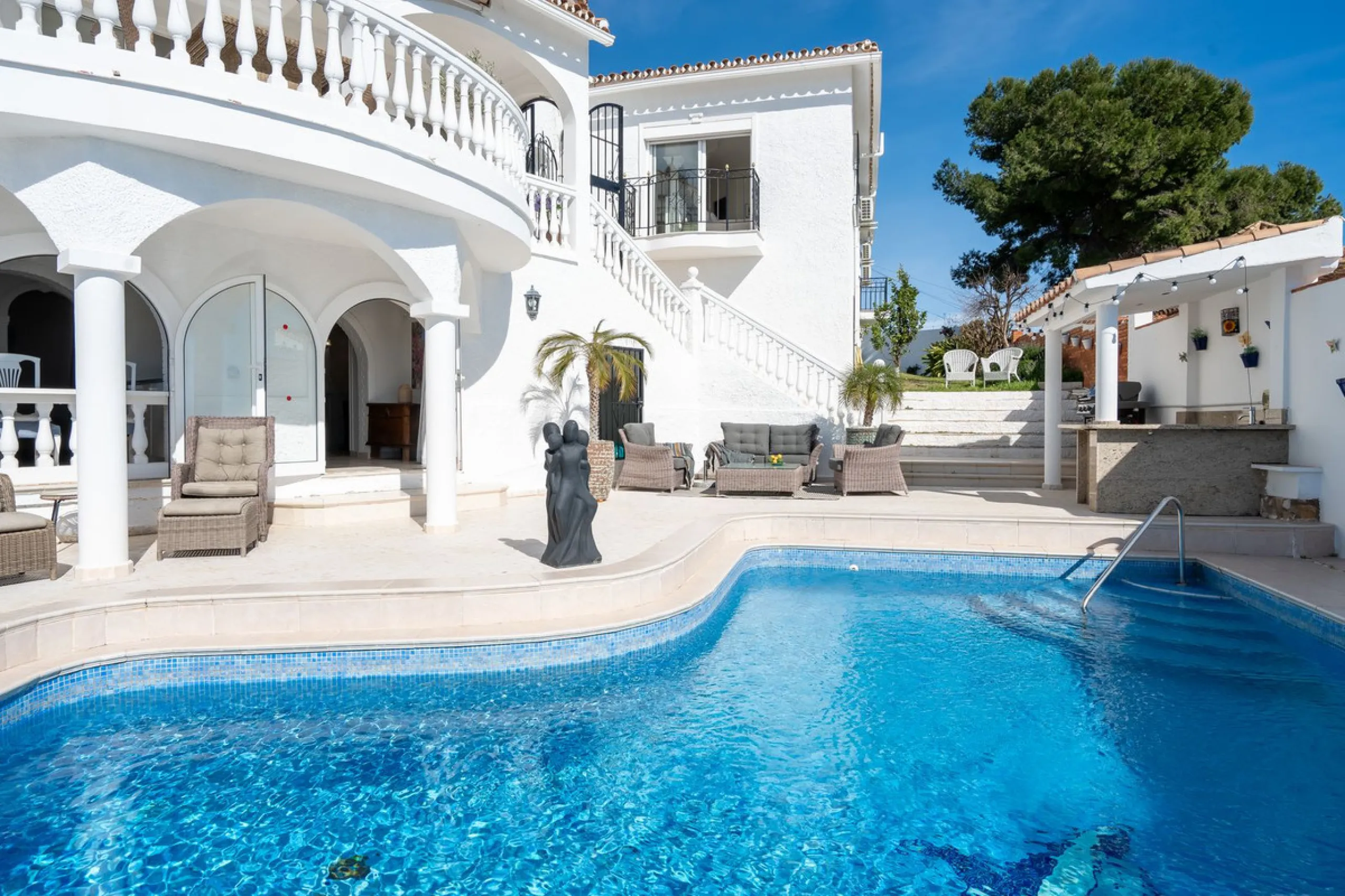 **Stunning Villa with Panoramic Sea Views in La Capellania, Benalmádena**