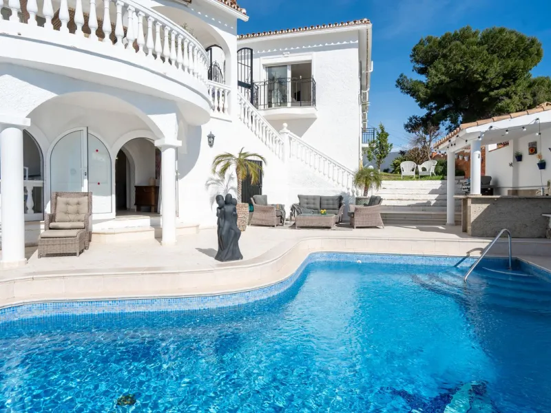 **Stunning Villa with Panoramic Sea Views in La Capellania, Benalmádena**