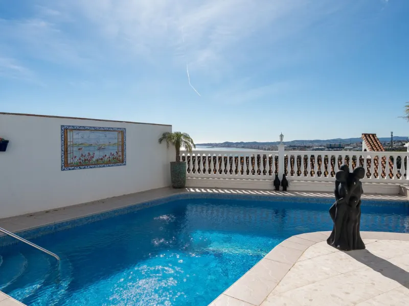 **Stunning Villa with Panoramic Sea Views in La Capellania, Benalmádena**