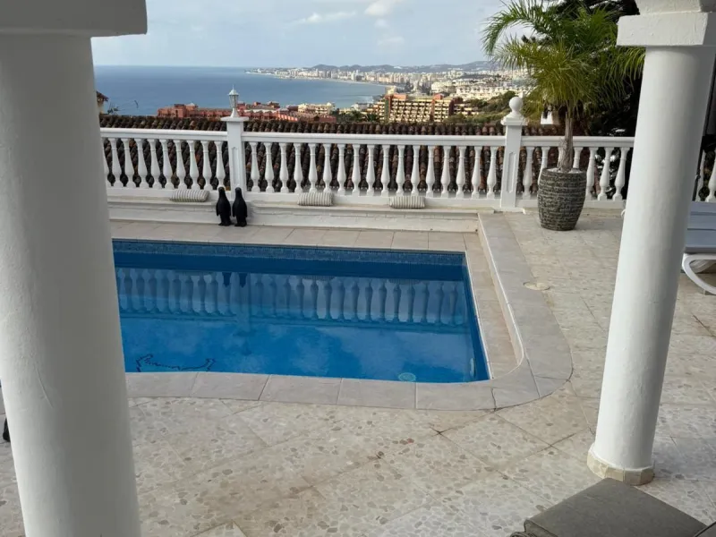 **Stunning Villa with Panoramic Sea Views in La Capellania, Benalmádena**