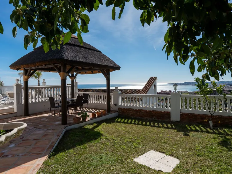 **Stunning Villa with Panoramic Sea Views in La Capellania, Benalmádena**