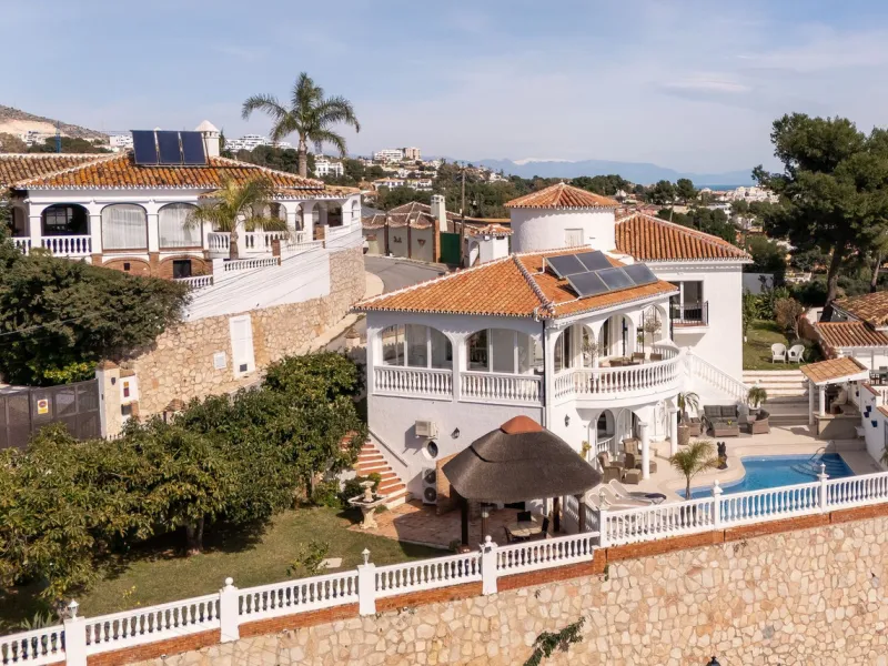 **Stunning Villa with Panoramic Sea Views in La Capellania, Benalmádena**