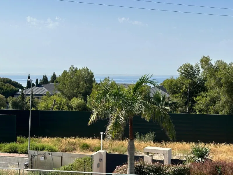 Plot - Land в продаже в Marbella, Málaga. Площадь участка 1165 м²