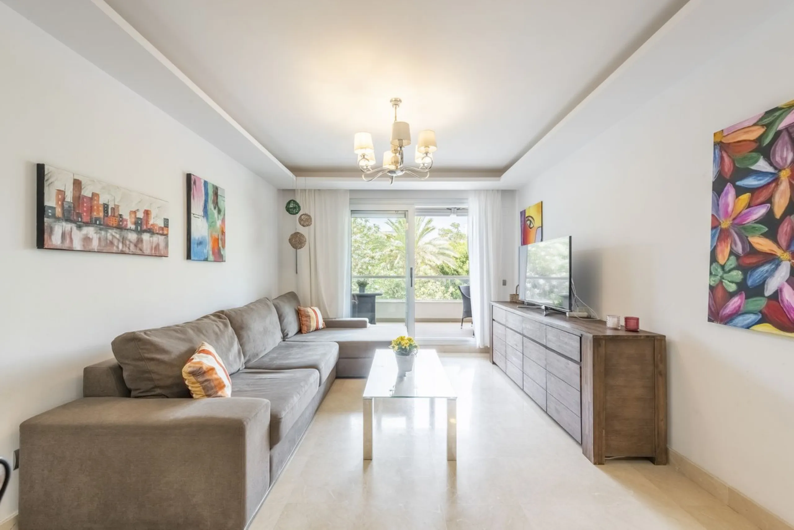 Modern apartment in prime location with tourist license