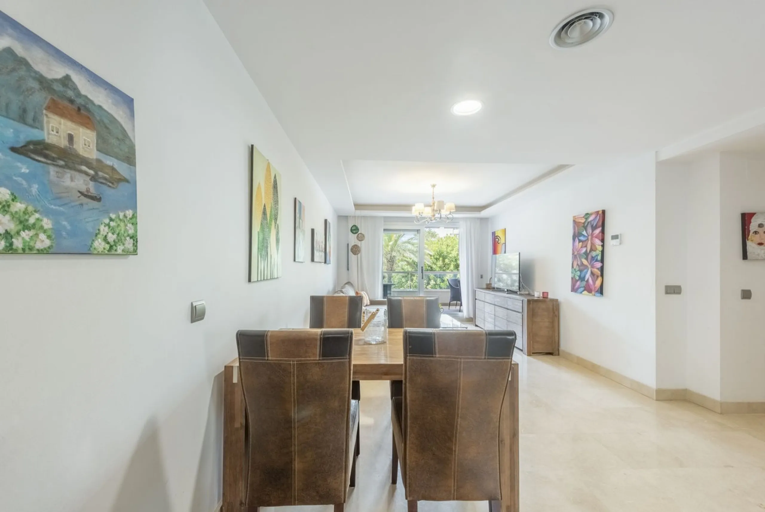 Modern apartment in prime location with tourist license