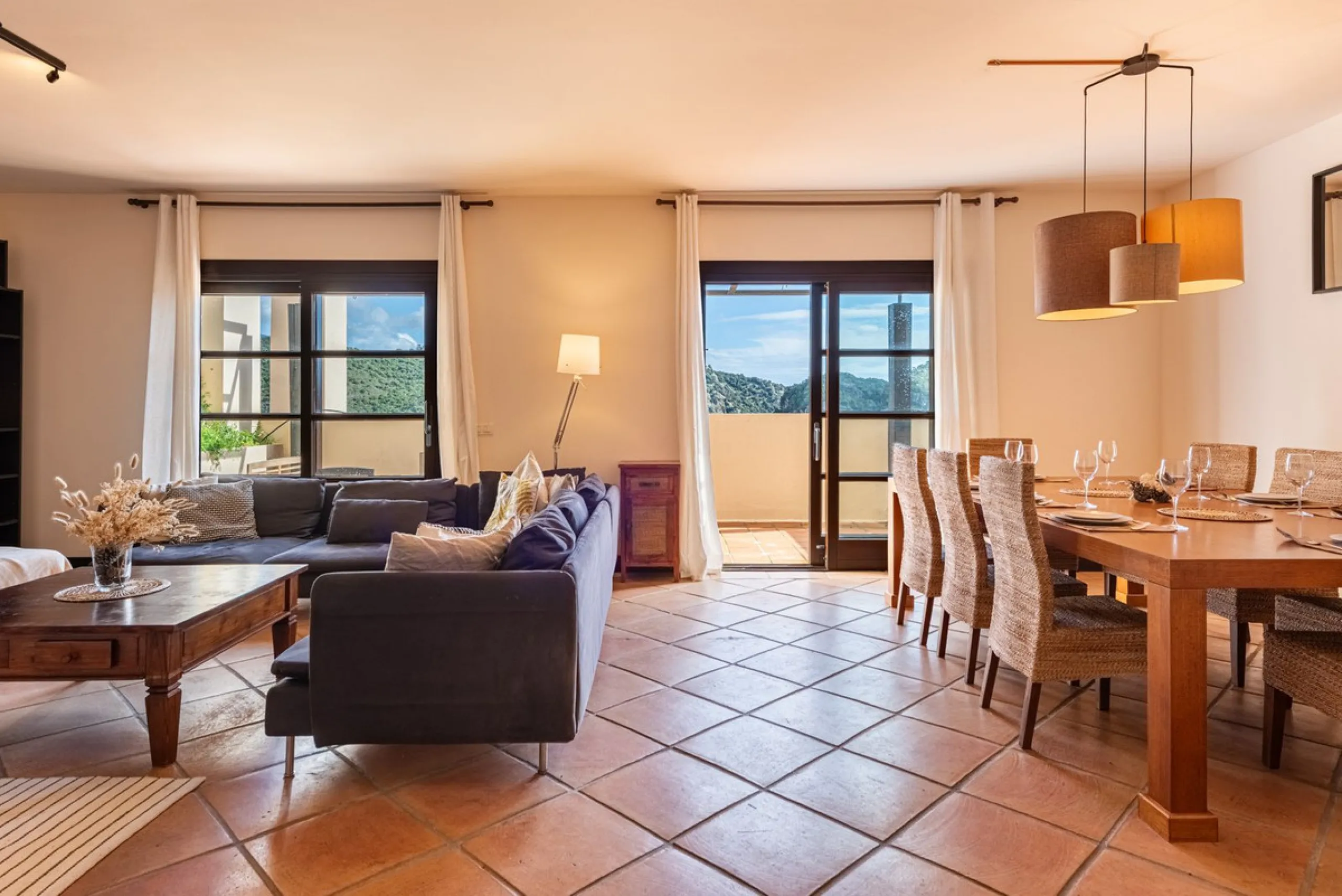 Exclusive 4-bedroom property in El Casar, Benahavís
