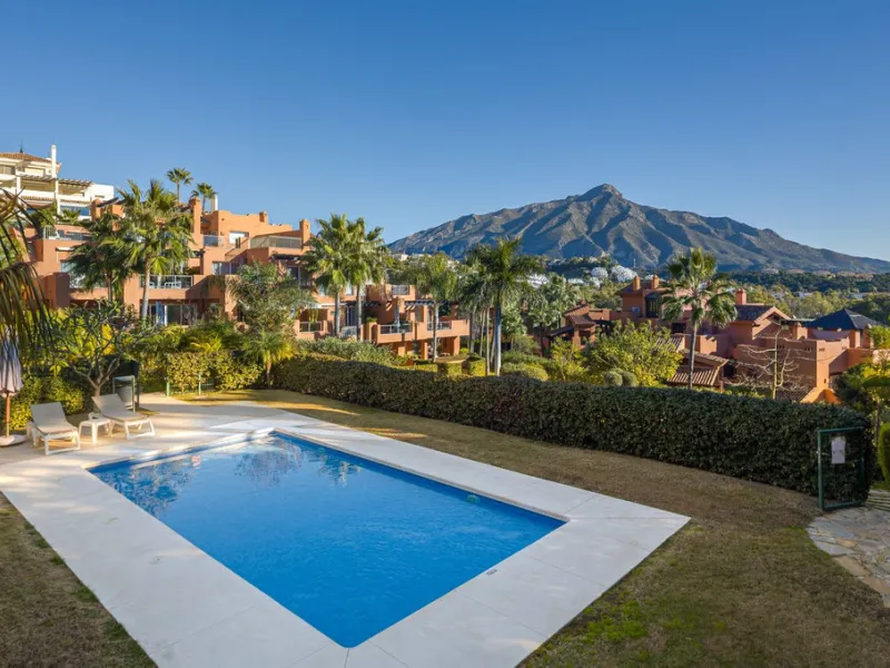 Spektakuläre Wohnung mit vier Schlafzimmern und vier Badezimmern in Nueva Andalucía