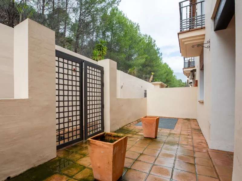 Exclusive 4-bedroom property in El Casar, Benahavís
