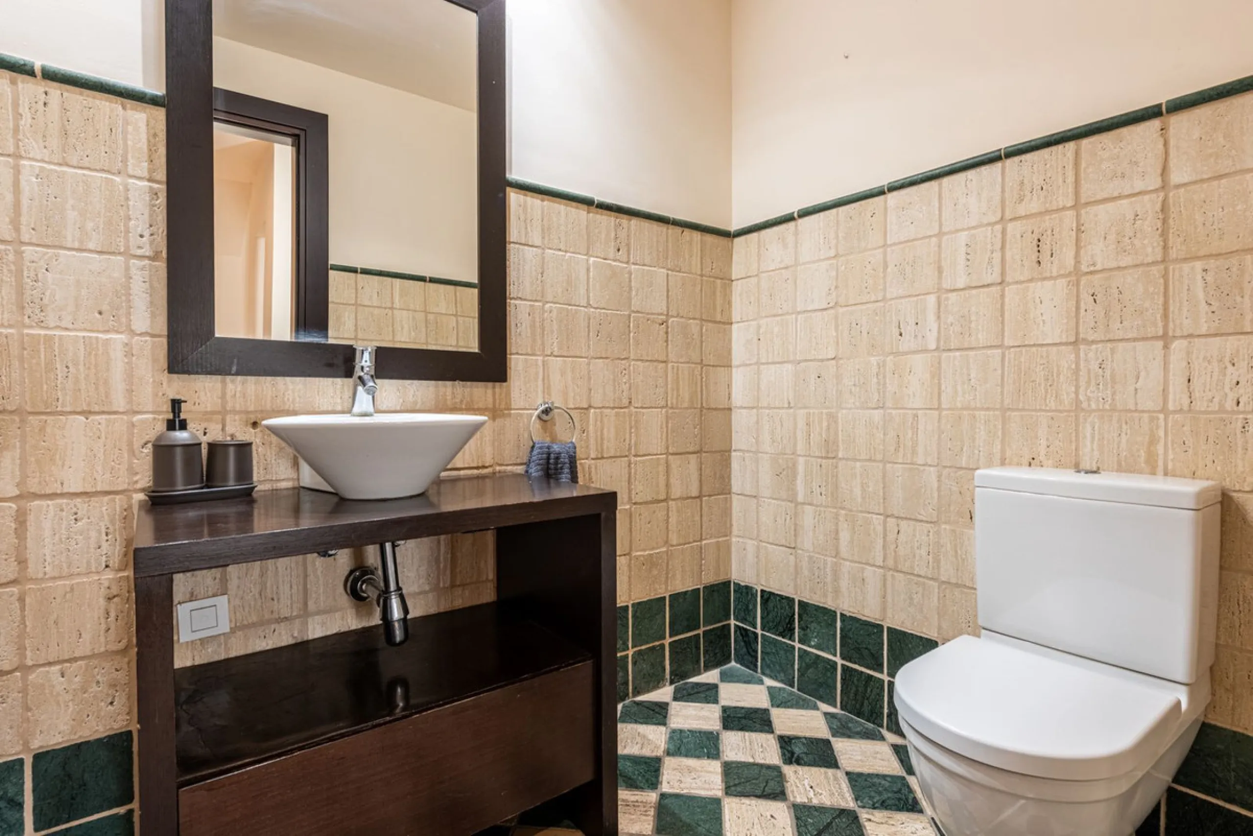 Exclusive 4-bedroom property in El Casar, Benahavís